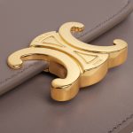 CARD HOLDER WITH FLAP TRIOMPHE IN SHINY CALFSKIN PEBBLE - Image 5